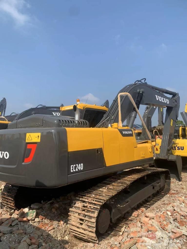 Volvo EC 240 Pásové rýpadlá