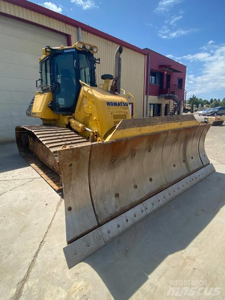 Komatsu D61PX24 Pásové dozéry