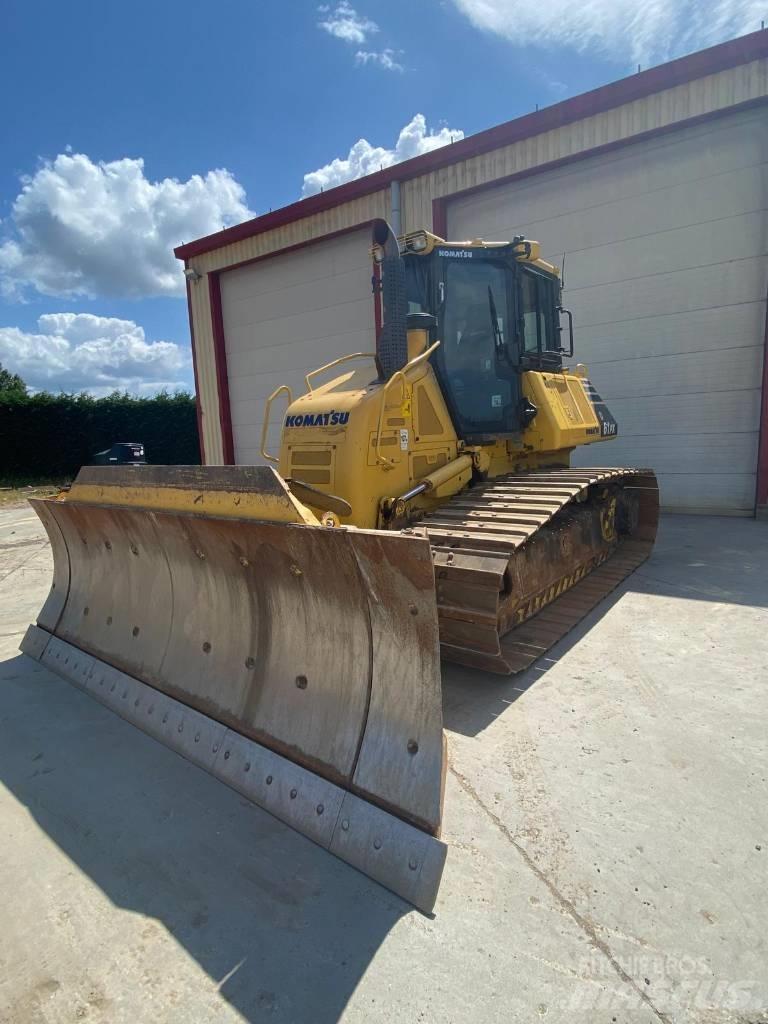 Komatsu D61PX24 Pásové dozéry