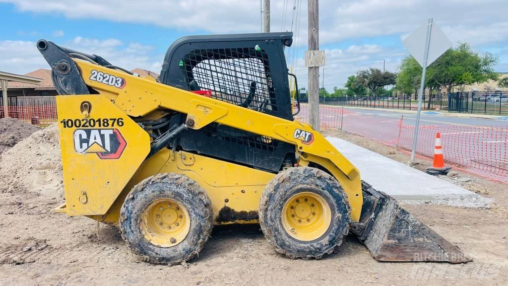 CAT 262D3 Šmykom riadené nakladače