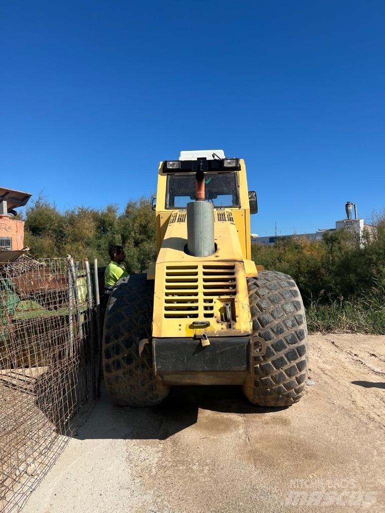Bomag BW 211 D-3 Ťahačové valce