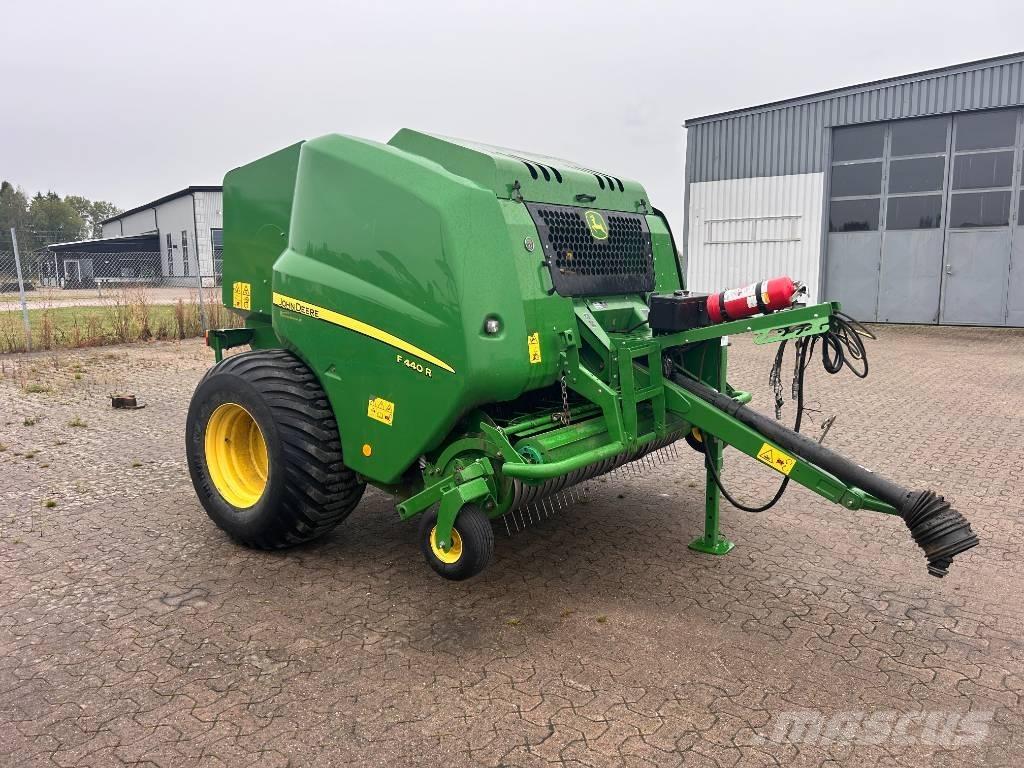 John Deere F 440 Lisy na okrúhle balíky
