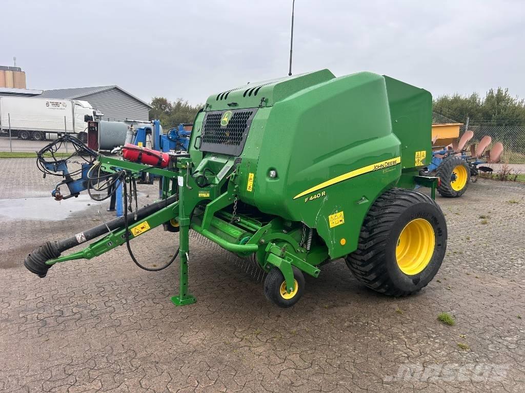 John Deere F 440 Lisy na okrúhle balíky