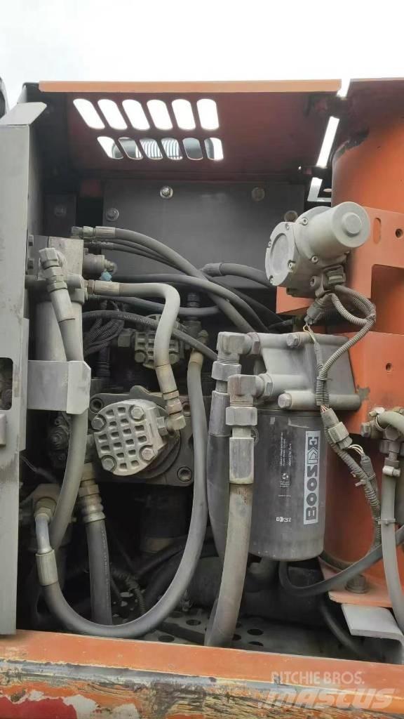 Hitachi ZX130W Kolesové rýpadlá