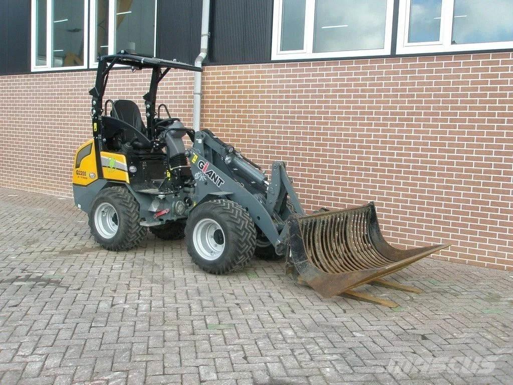 GiANT G2200E Mininakladače