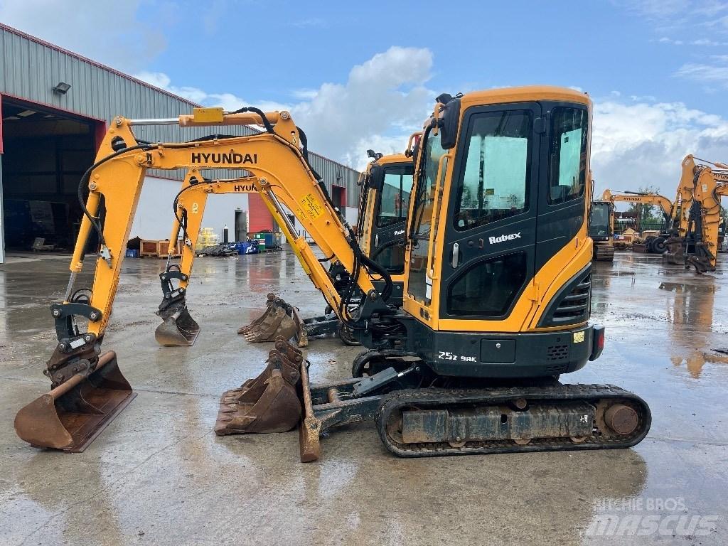 Hyundai R25Z-9 AK Mini rýpadlá < 7t