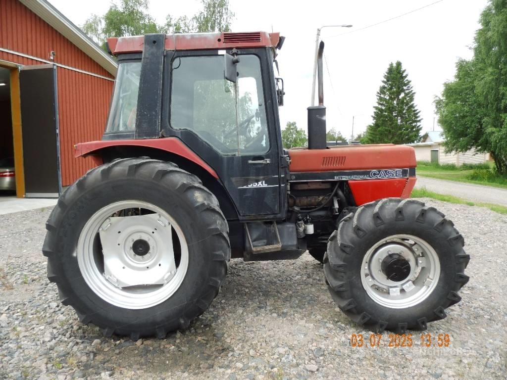 Case IH 685 XL Traktory
