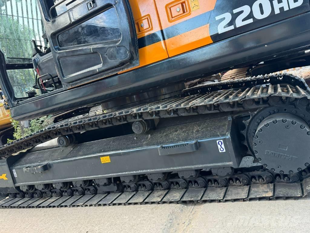 Hyundai 220HX Pásové rýpadlá