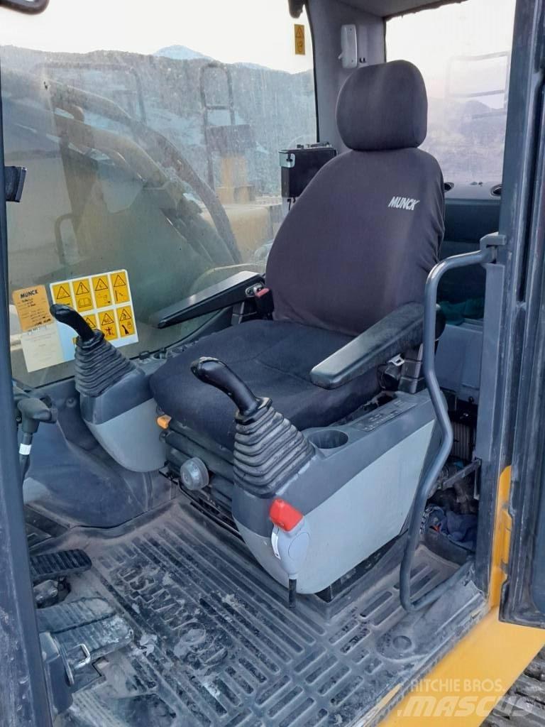 Komatsu PC390LC-8 Pásové rýpadlá