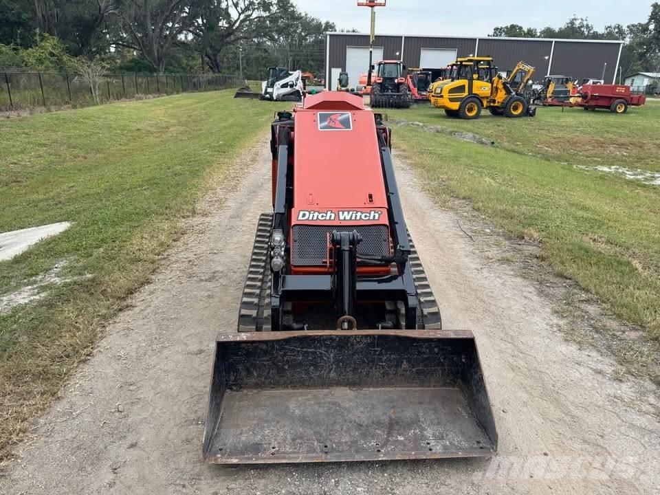 Ditch Witch SK 800 Šmykom riadené nakladače
