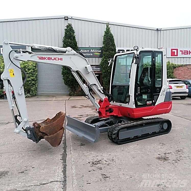 Takeuchi TB235 Mini rýpadlá < 7t