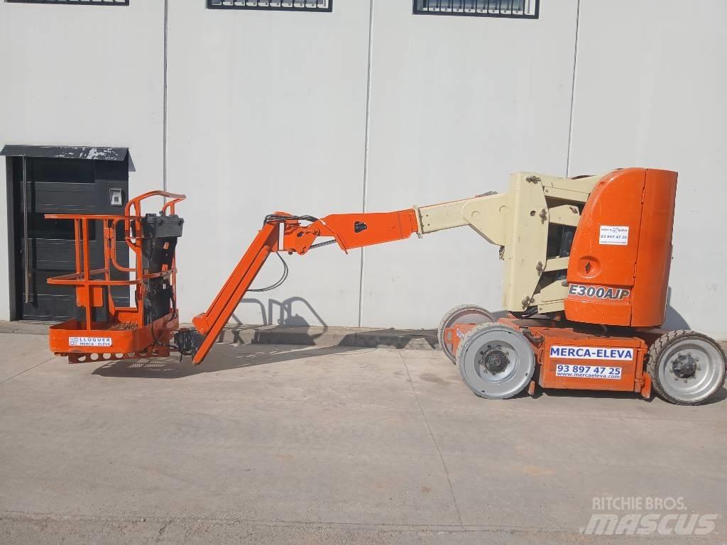 JLG E 300 AJ Kĺbové plošiny