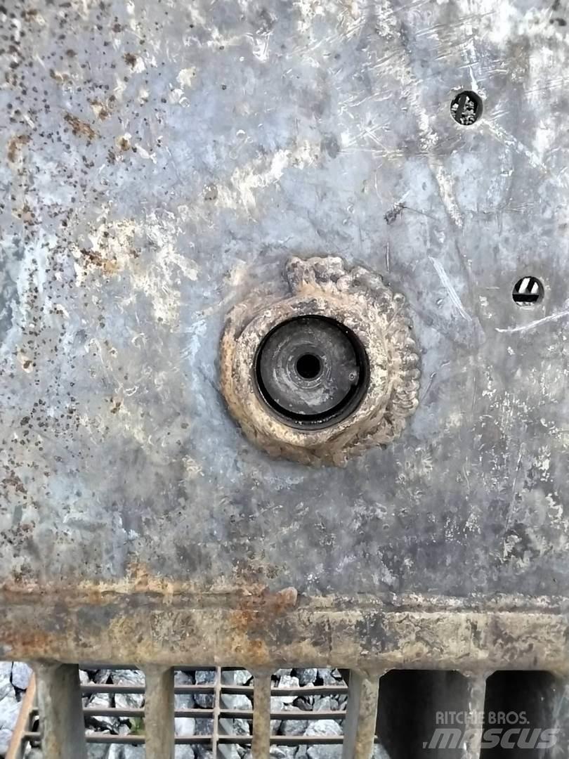 Valmet 840.3 Ďalšie komponenty