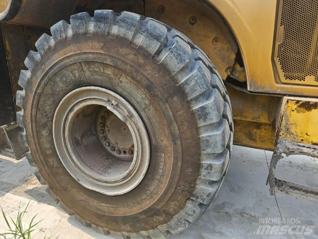 CAT 972 H Kolesové nakladače