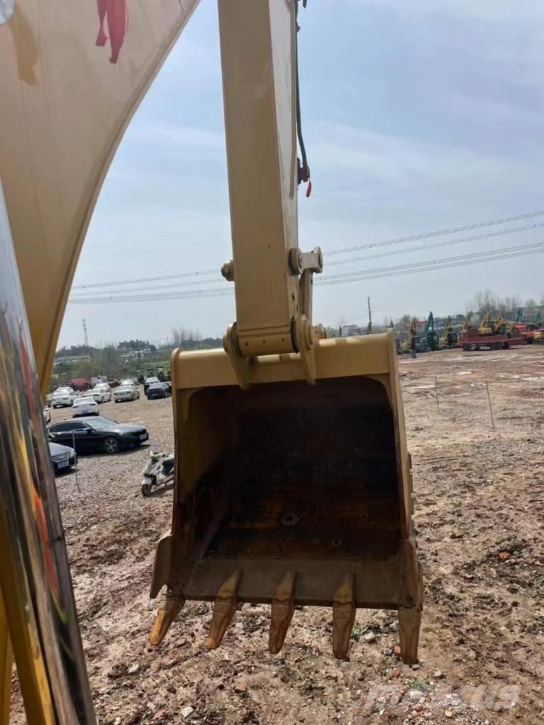 CAT 320D Pásové rýpadlá