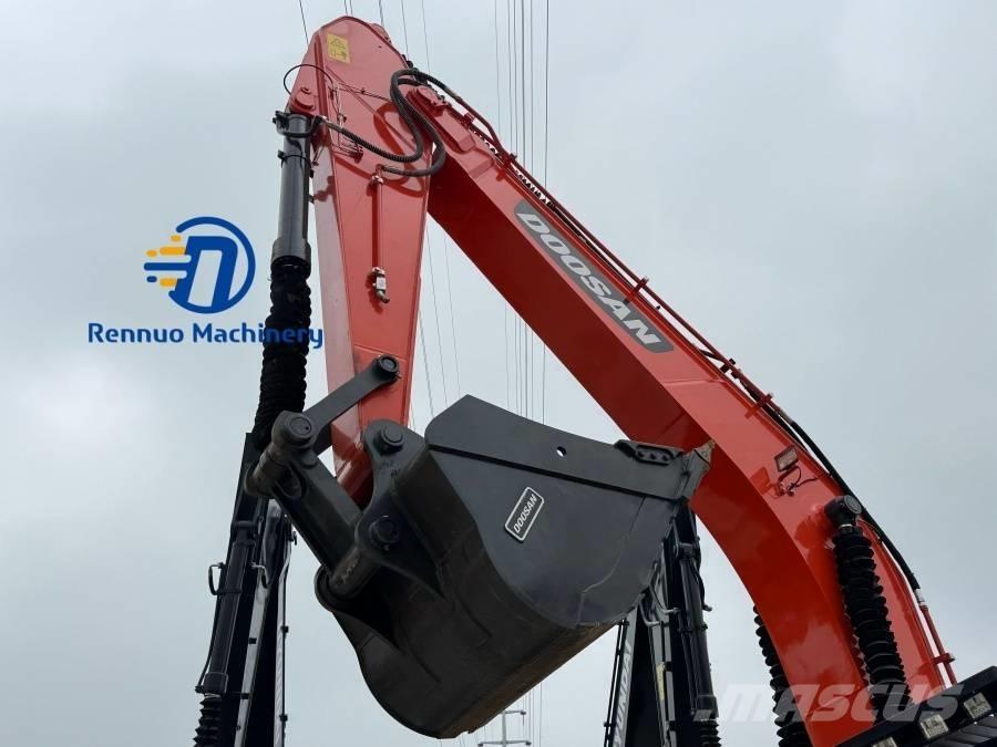 Doosan DX 300LC-9C Pásové rýpadlá