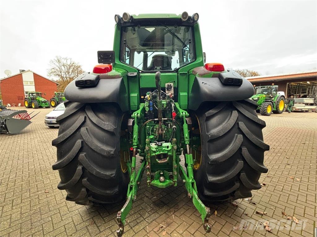 John Deere 7530 Traktory