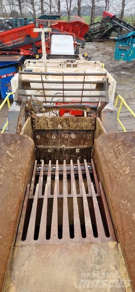 Sandvik QJ 241 Mobilné drviče