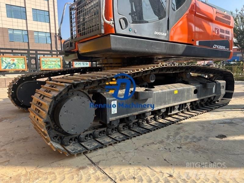 Doosan DX 225 LC-9C Pásové rýpadlá