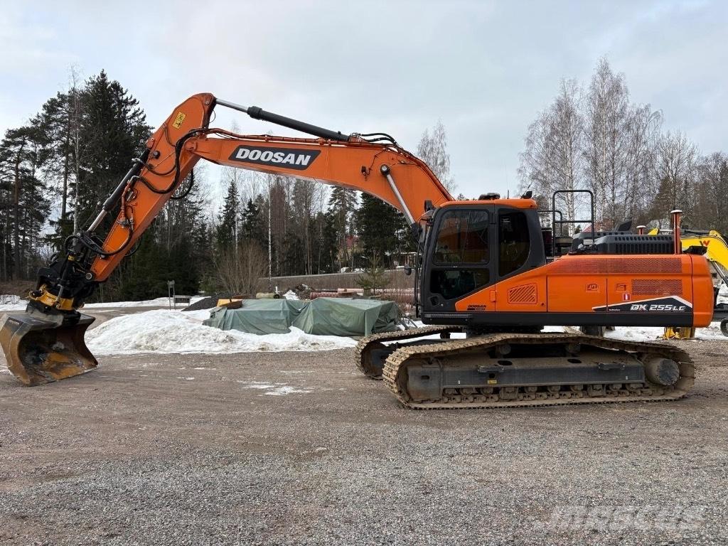Doosan DX 255 LC-7 Pásové rýpadlá