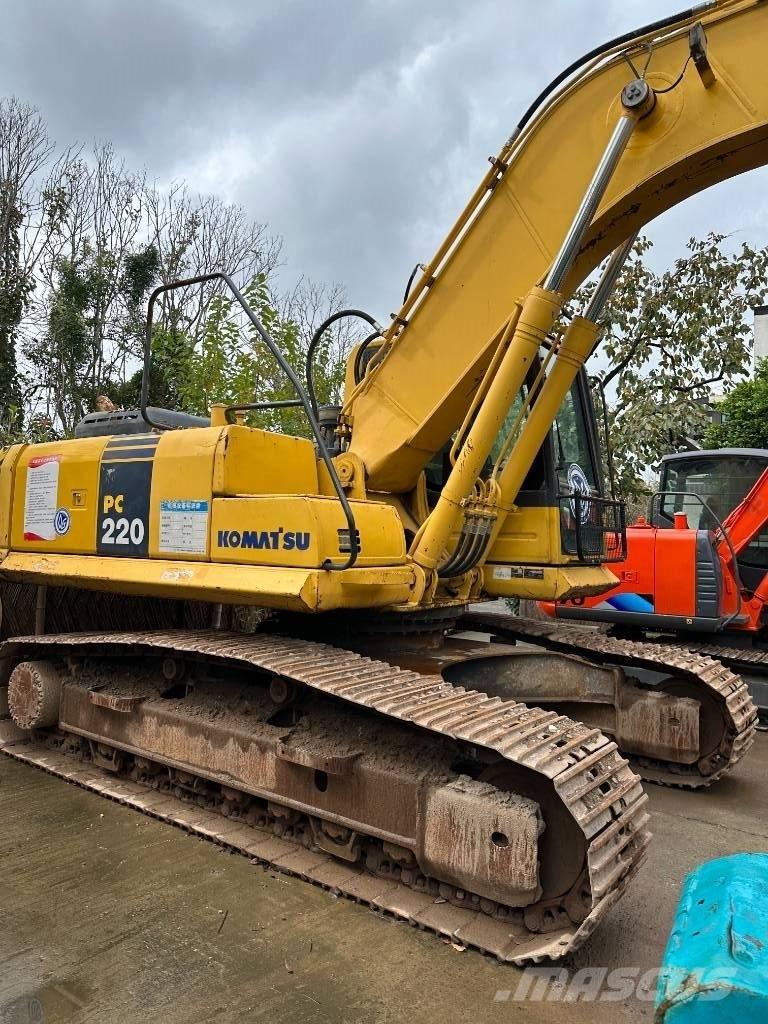 Komatsu PC 220-8 Pásové rýpadlá