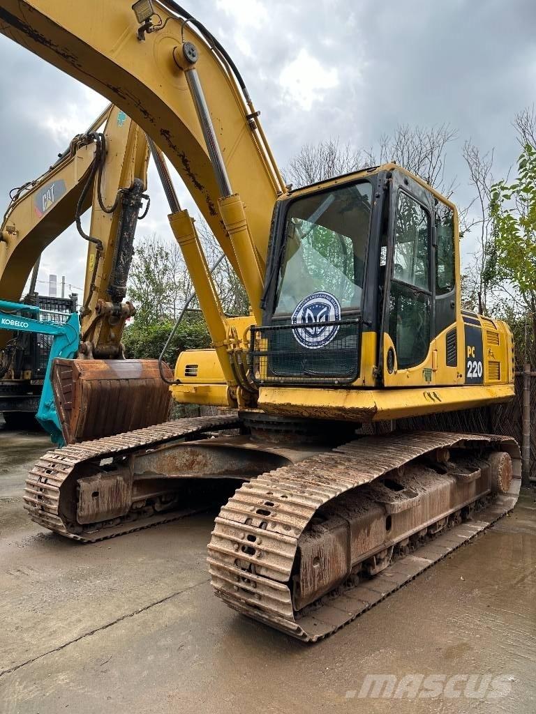 Komatsu PC 220-8 Pásové rýpadlá