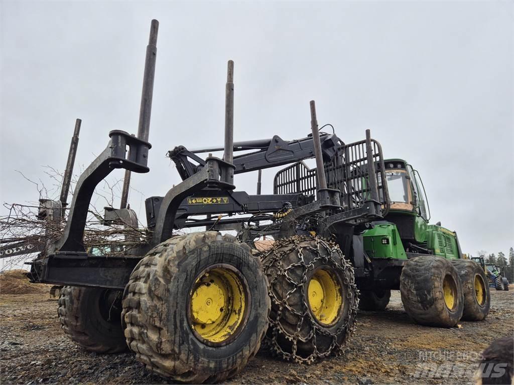 John Deere 1210E Lesné traktory