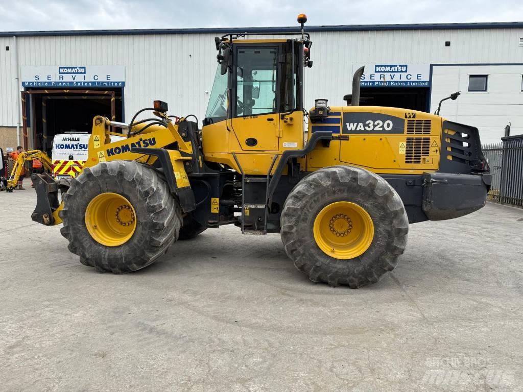 Komatsu WA320-5 Kolesové nakladače