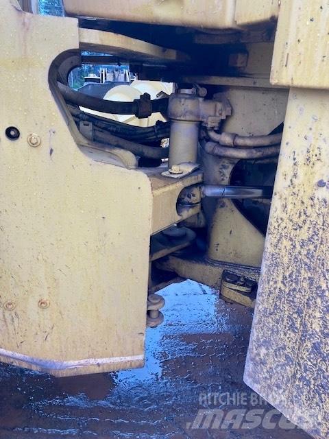 CAT 966 F II Kolesové nakladače