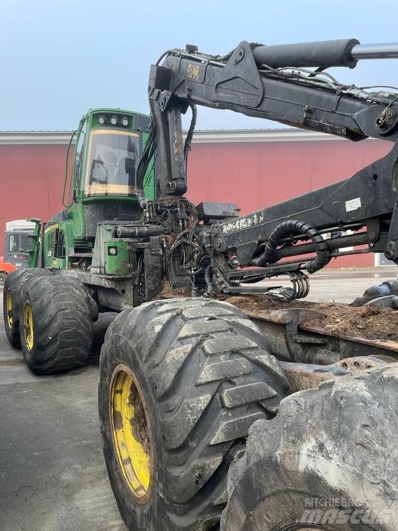 John Deere 1210E Lesné traktory