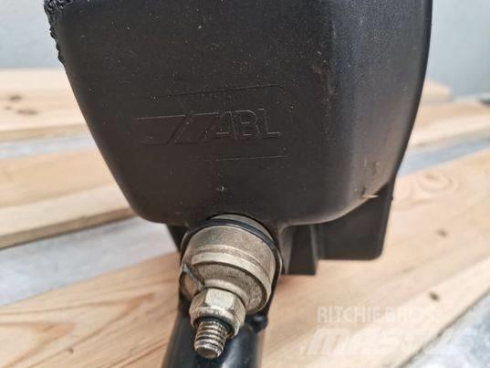 JCB 535-95 lamp Kabíny a interiér
