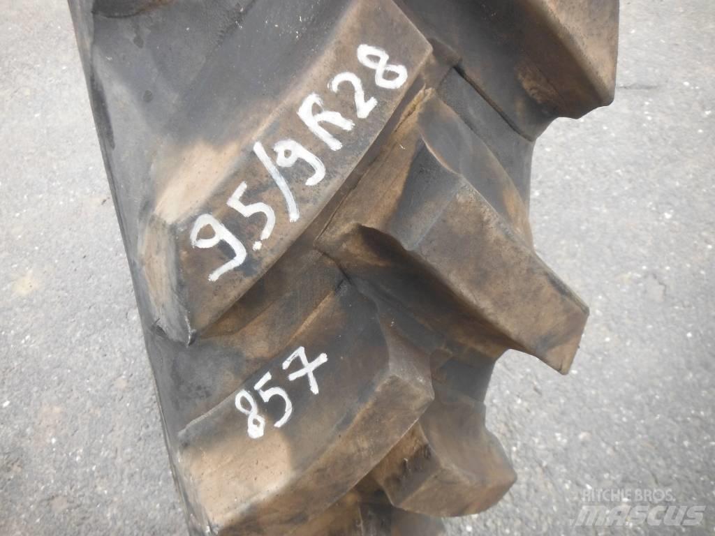 Michelin 9.5/9R28 Pneumatiky, kolesá a ráfiky