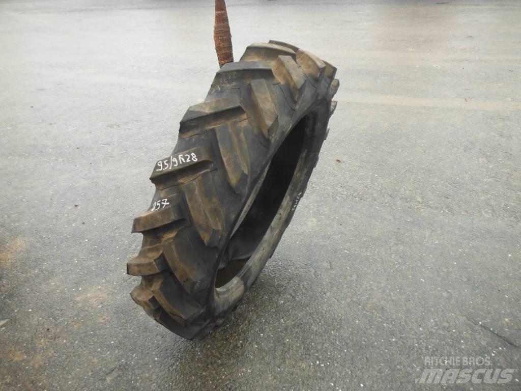 Michelin 9.5/9R28 Pneumatiky, kolesá a ráfiky