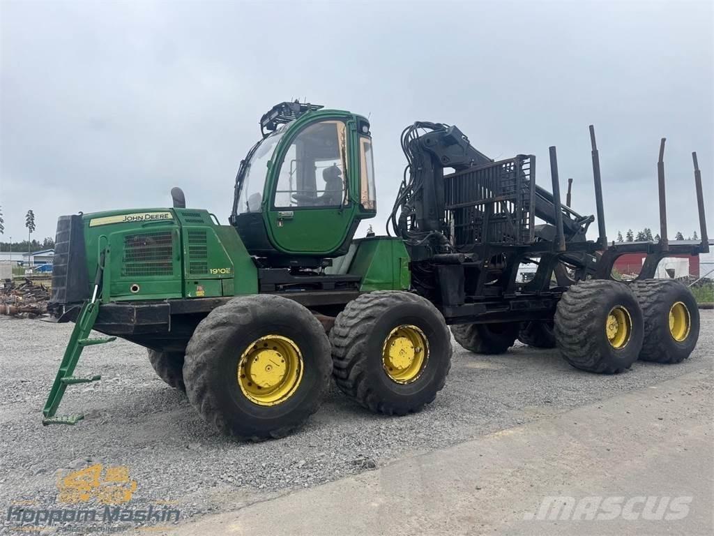 John Deere 1910E Lesné traktory
