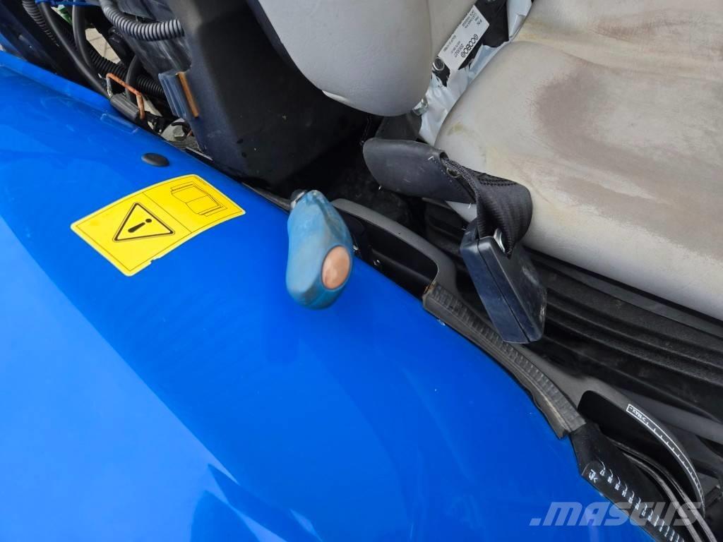 New Holland T 4.75 V Traktory