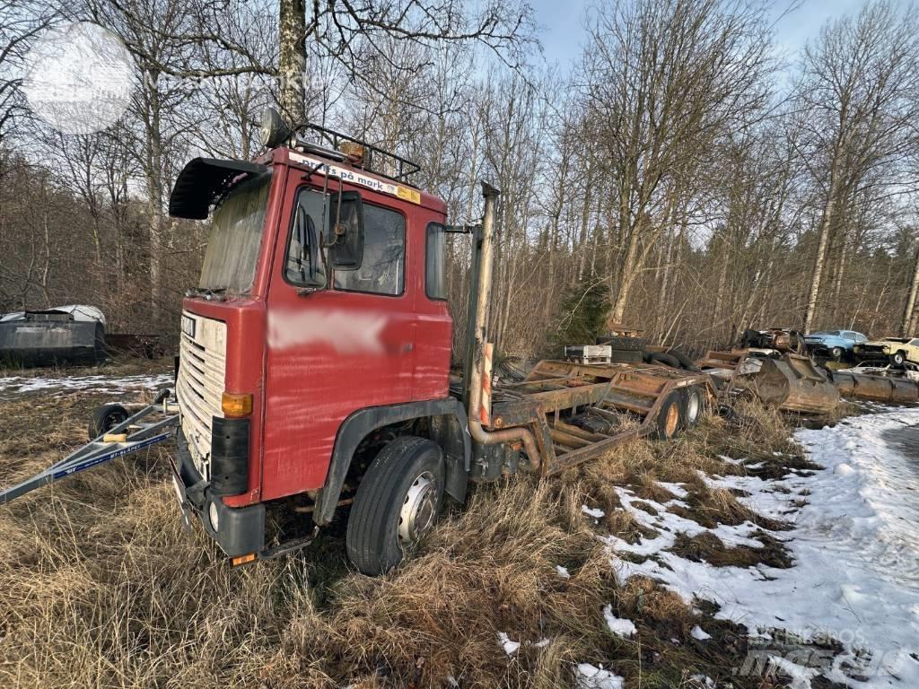 Scania T 141 Nákladné automobily na prepravu lesných strojov