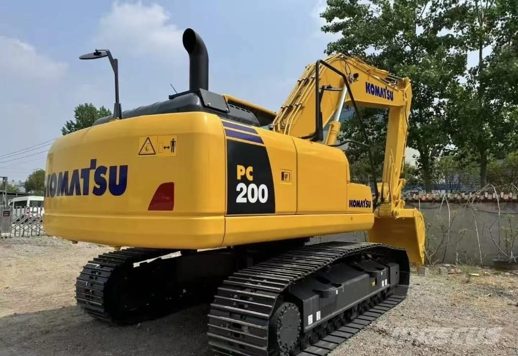Komatsu PC 200-8 Pásové rýpadlá