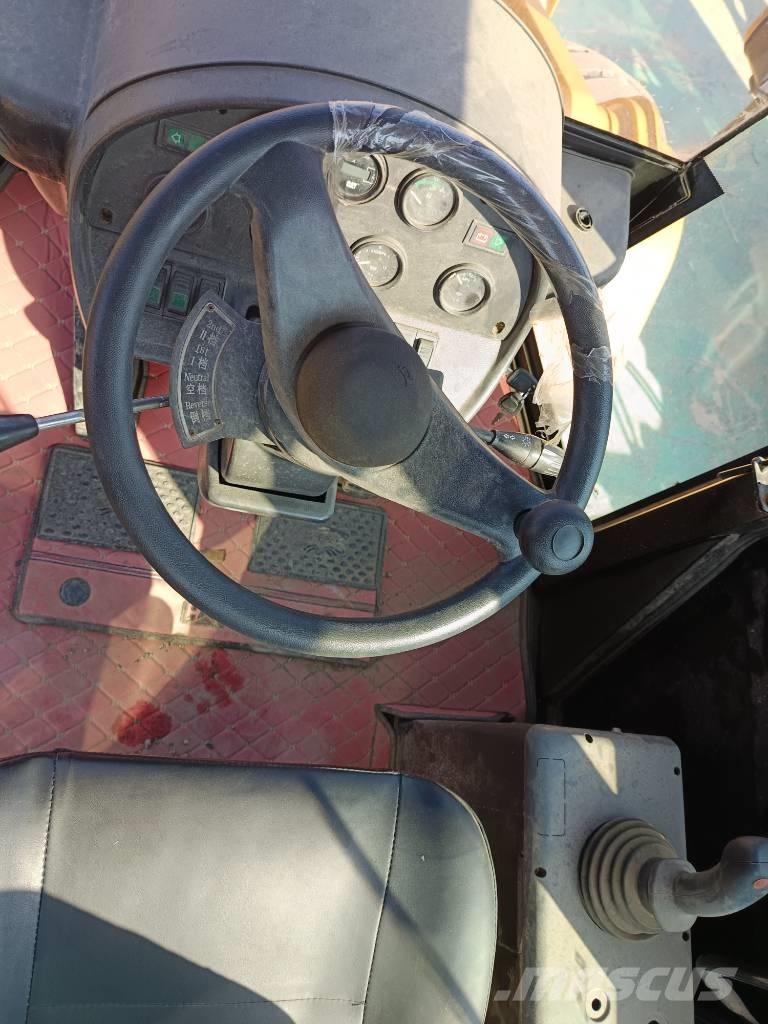 CAT 966 H Kolesové nakladače