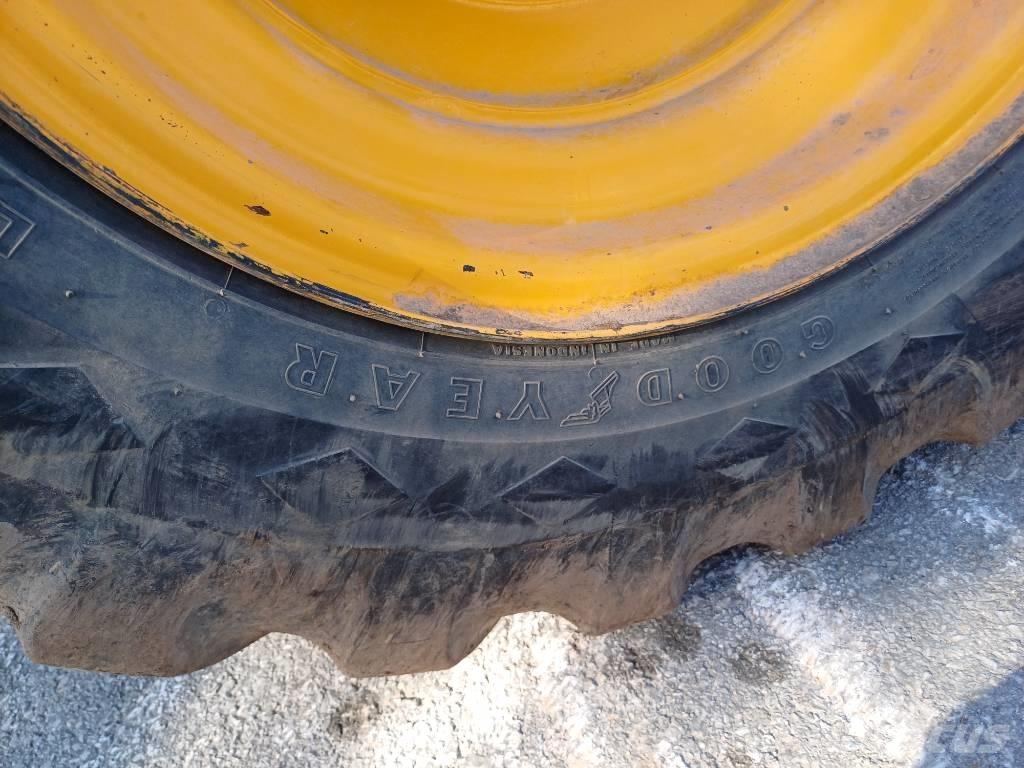 JCB 930-2 Terénne vysokozdvižné vozíky
