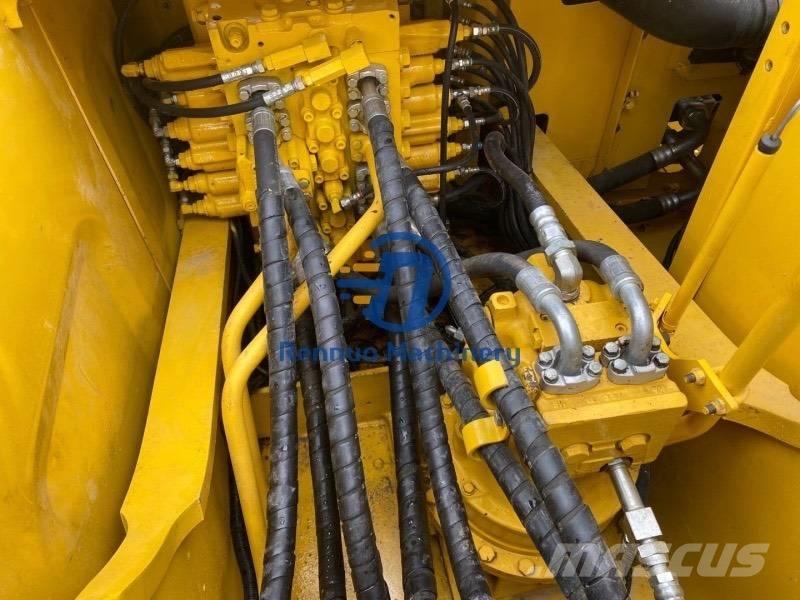 Komatsu PC200-7 Pásové rýpadlá
