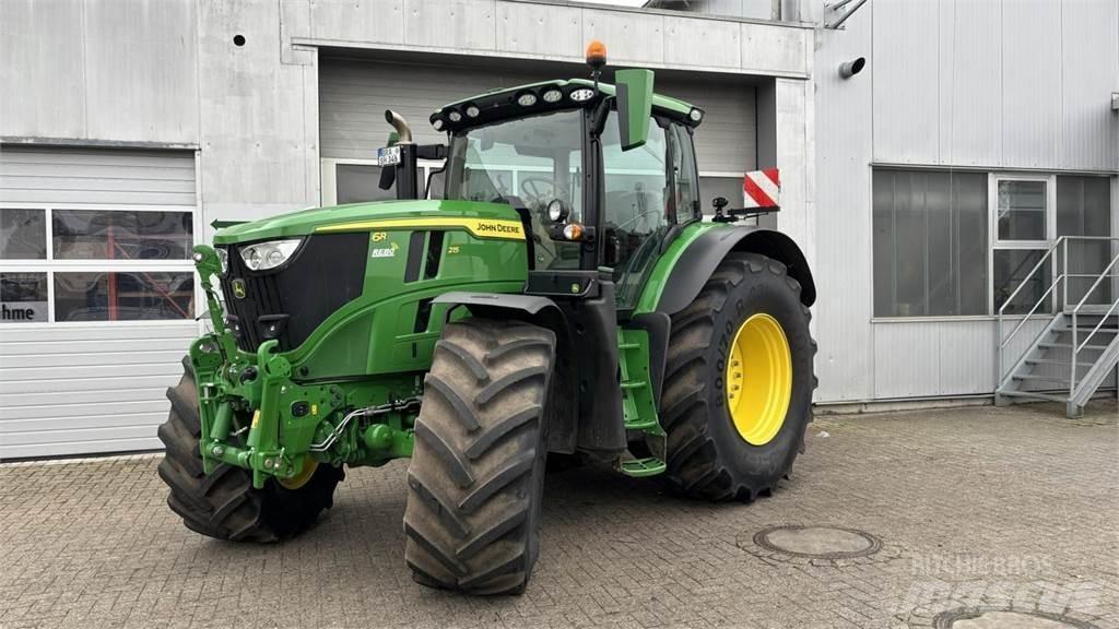 John Deere 6R215 Traktory