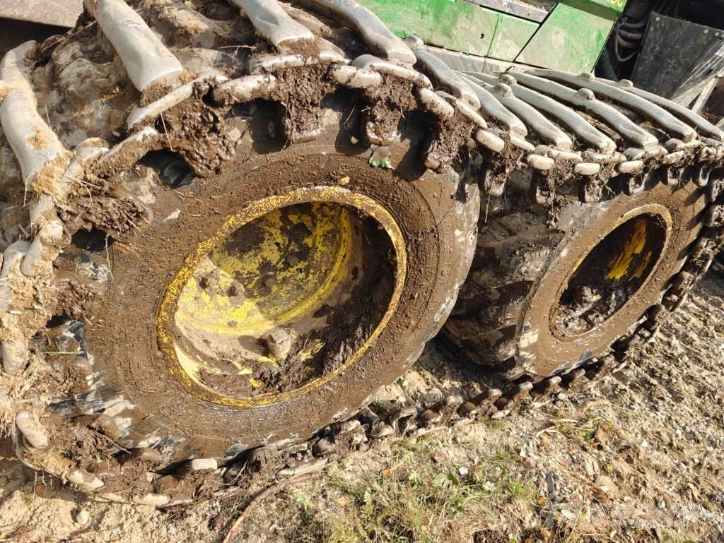 John Deere 1010 G Lesné traktory