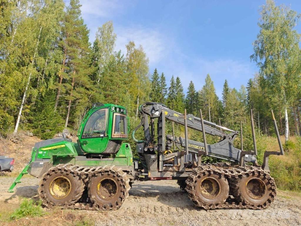 John Deere 1010 G Lesné traktory