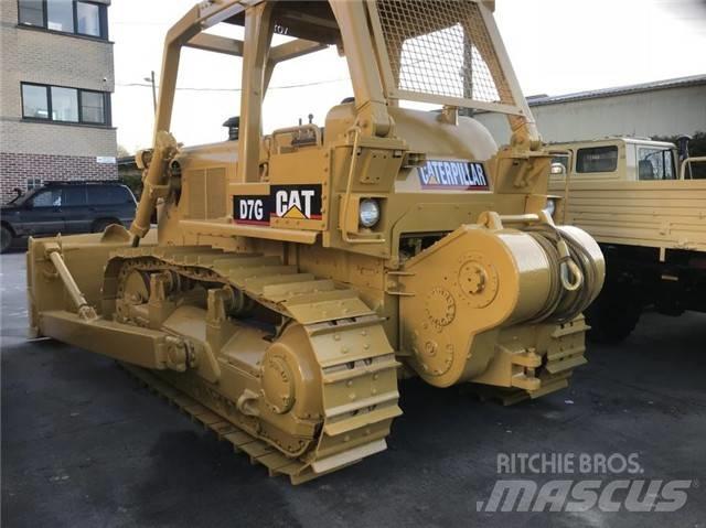 CAT D 7 G Pásové dozéry