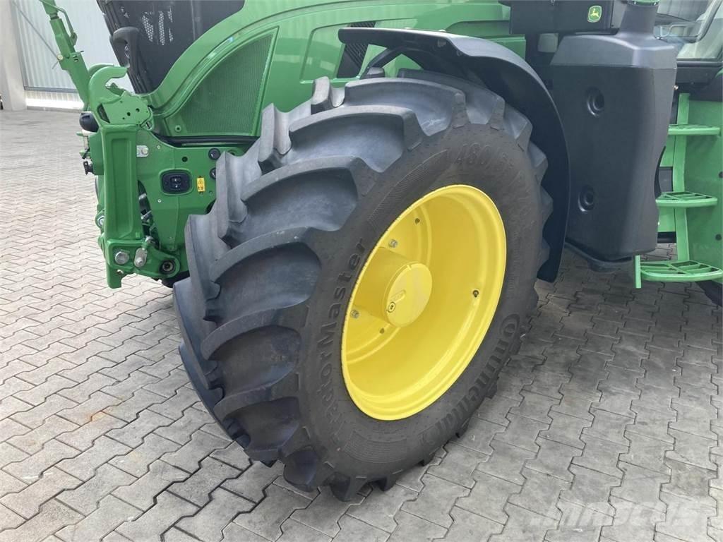 John Deere 6R 110 Traktory