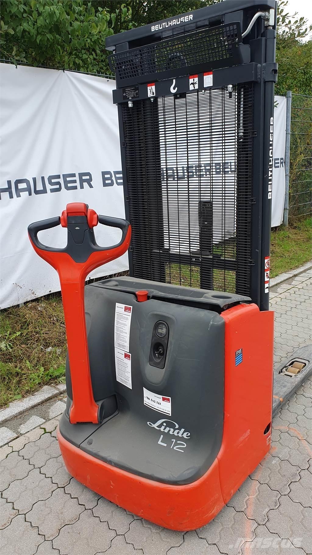 Linde L12i Ručne vedené vysokozdvižné vozíky