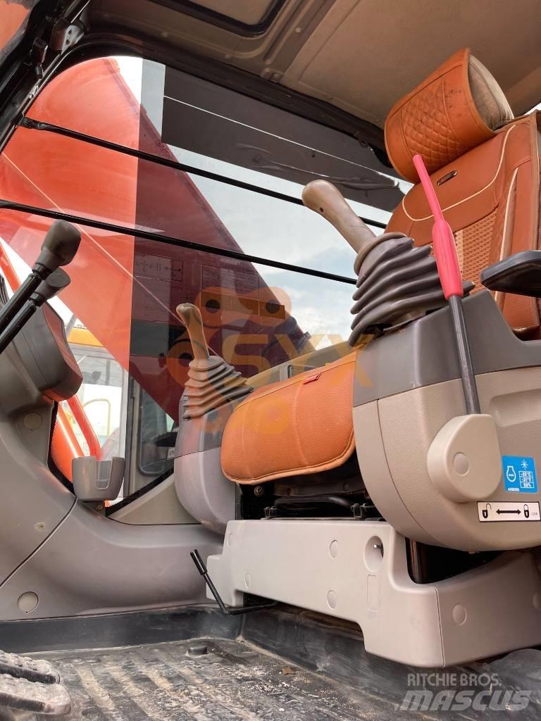 Hitachi ZX 240 Pásové rýpadlá