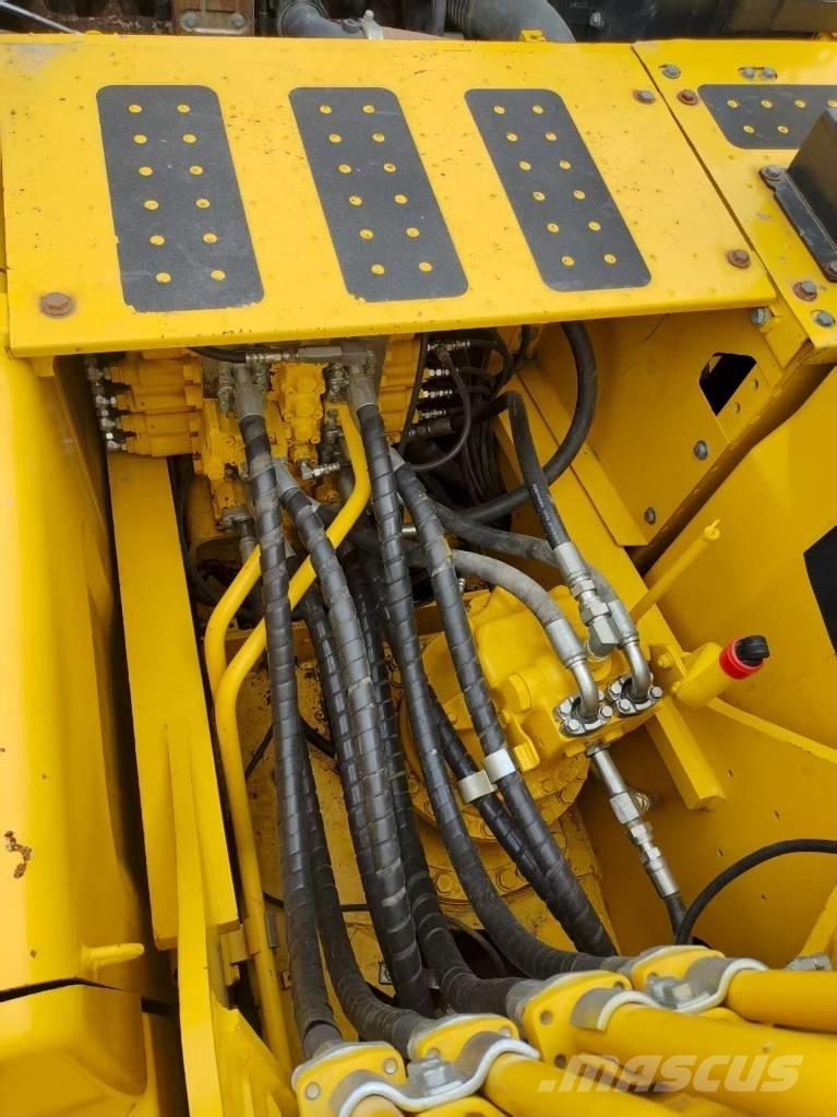 Komatsu PC 210 Pásové rýpadlá