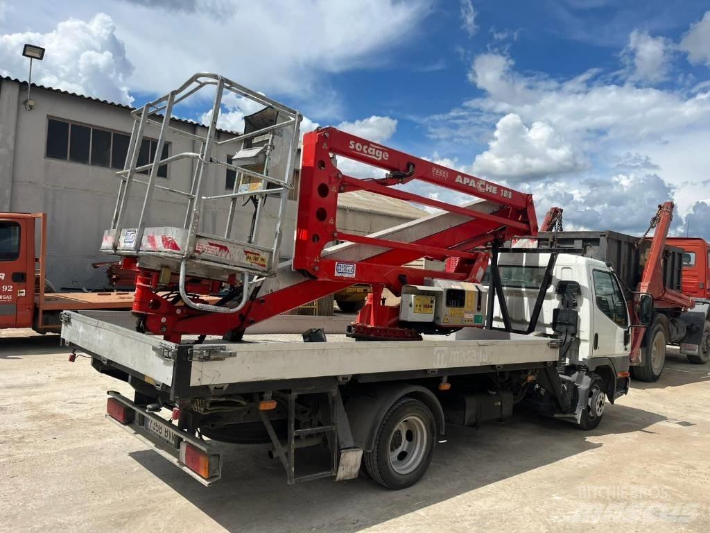 Mitsubishi Canter Hákový nosič kontajnerov