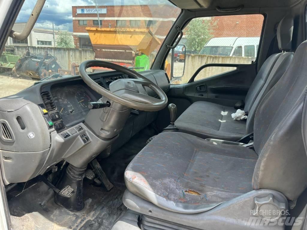 Mitsubishi Canter Hákový nosič kontajnerov